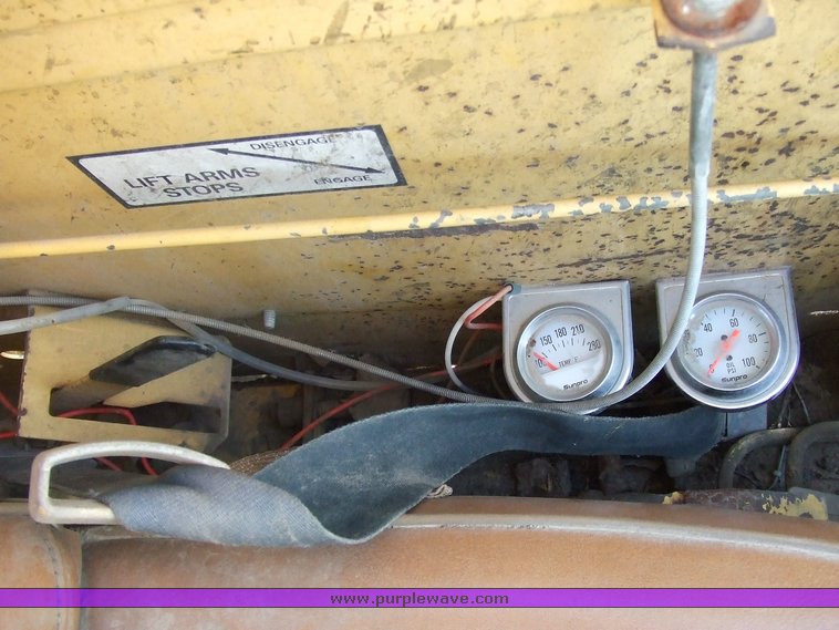 image for item 2072 1986 New Holland L454 skid steer