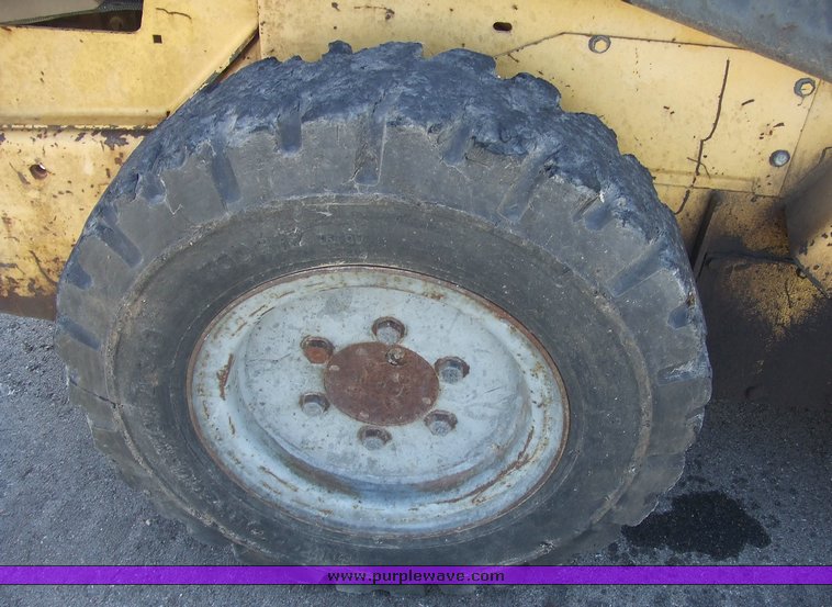 image for item 2072 1986 New Holland L454 skid steer