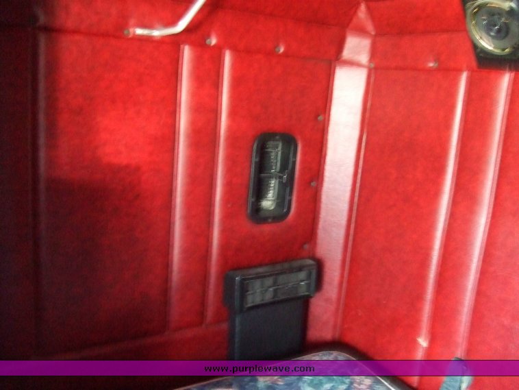 image for item 2107 1995 Freightliner Conventional FLD112 semi truck