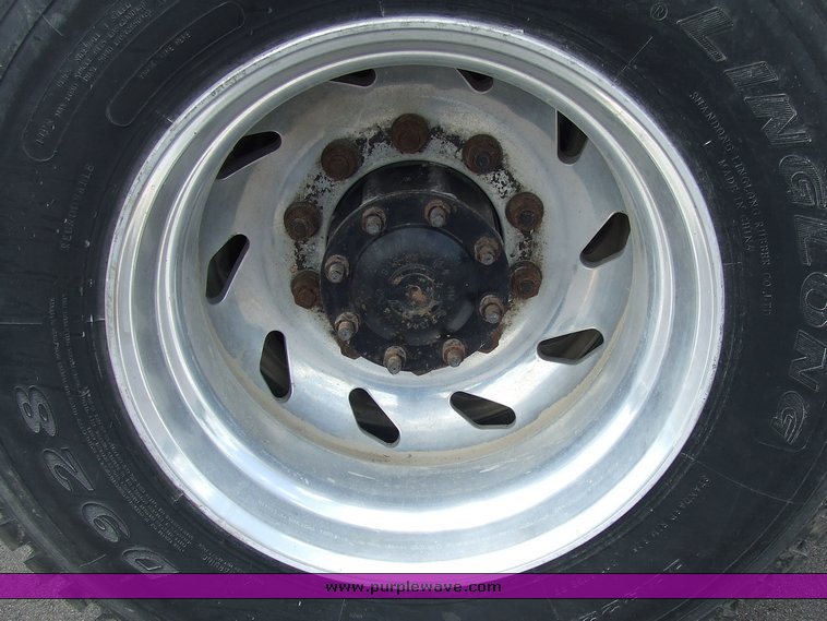 image for item 2107 1995 Freightliner Conventional FLD112 semi truck