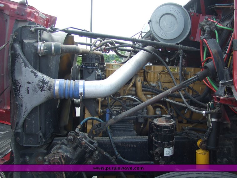 image for item 2107 1995 Freightliner Conventional FLD112 semi truck