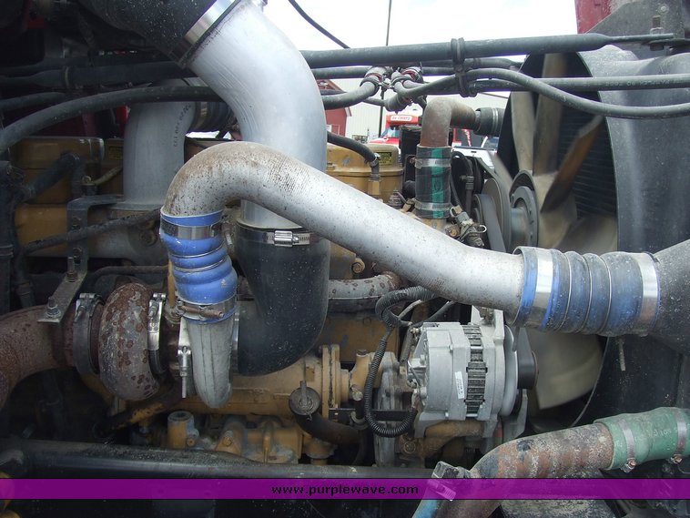 image for item 2107 1995 Freightliner Conventional FLD112 semi truck