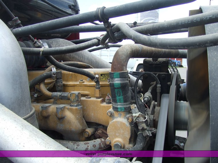 image for item 2107 1995 Freightliner Conventional FLD112 semi truck