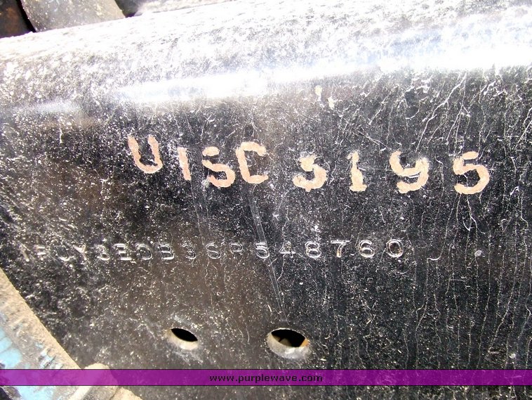 image for item 2107 1995 Freightliner Conventional FLD112 semi truck