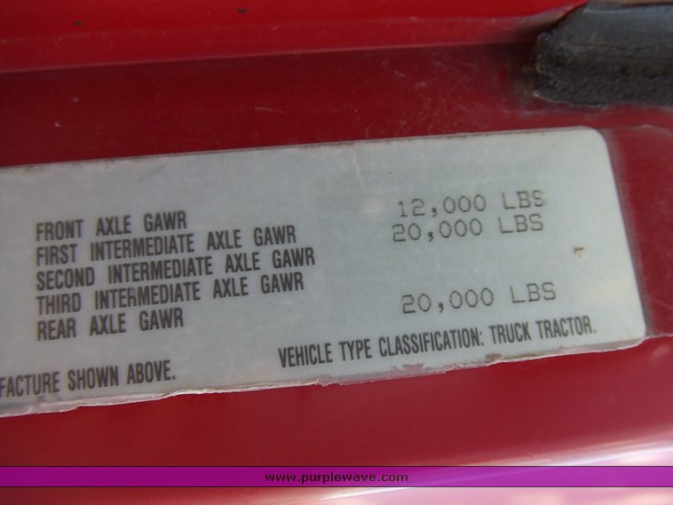 image for item 2107 1995 Freightliner Conventional FLD112 semi truck