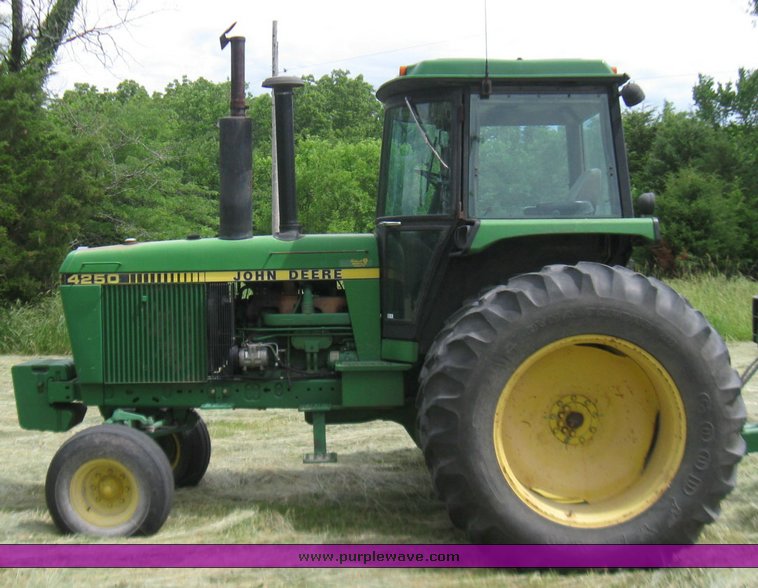 image for item 2354 1987 John Deere 4250 tractor
