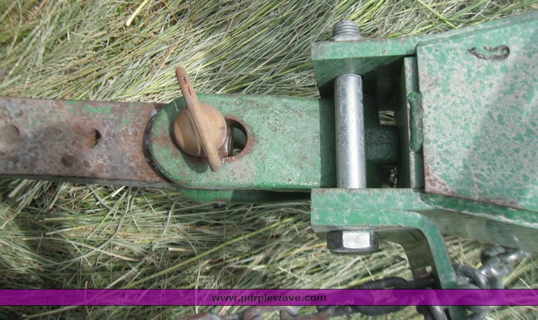 image for item 2357 2004 John Deere 980 field cultivator