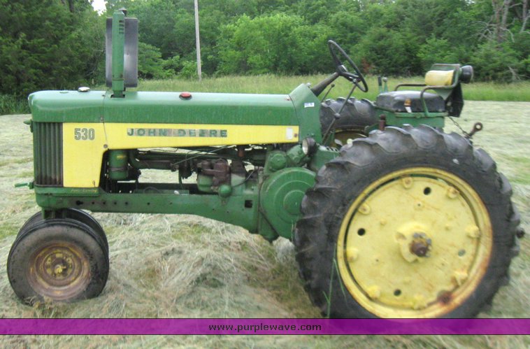 image for item 2358 1959 John Deere 530 tractor