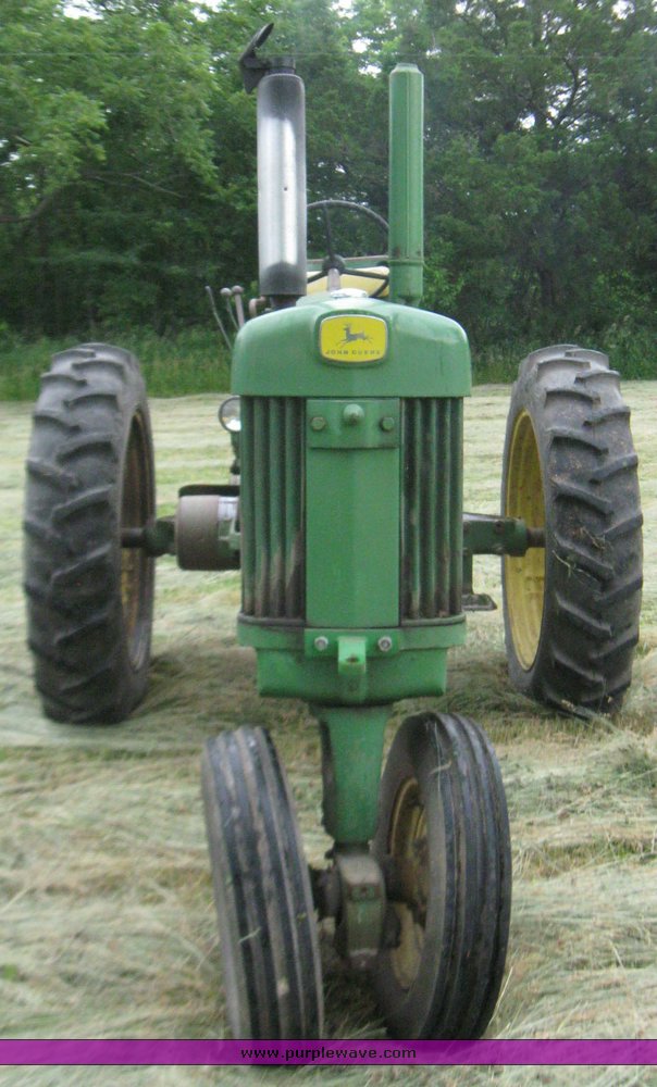 image for item 2358 1959 John Deere 530 tractor