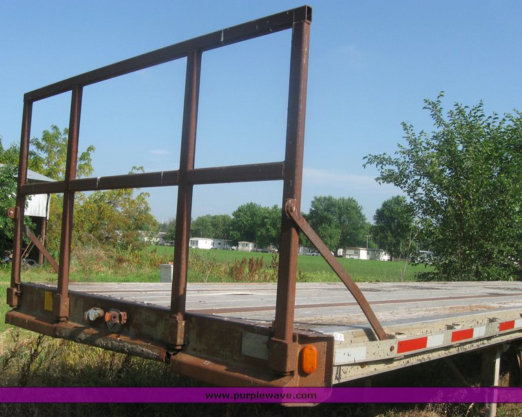 image for item 2421 1981 Fruehauf 42' flat bed semi trailer