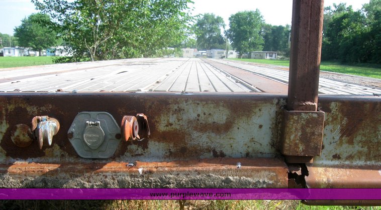 image for item 2421 1981 Fruehauf 42' flat bed semi trailer