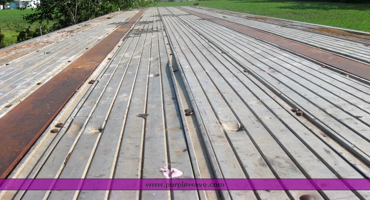 image for item 2421 1981 Fruehauf 42' flat bed semi trailer