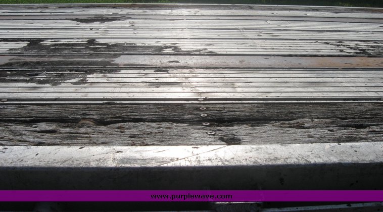 image for item 2421 1981 Fruehauf 42' flat bed semi trailer