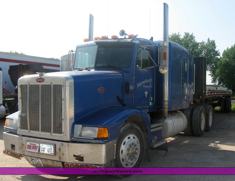 image for item 2422 1989 Peterbilt Conventional 377 sleeper cab semi truck