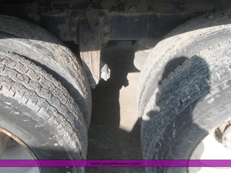 image for item 2422 1989 Peterbilt Conventional 377 sleeper cab semi truck