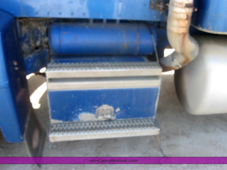 image for item 2422 1989 Peterbilt Conventional 377 sleeper cab semi truck