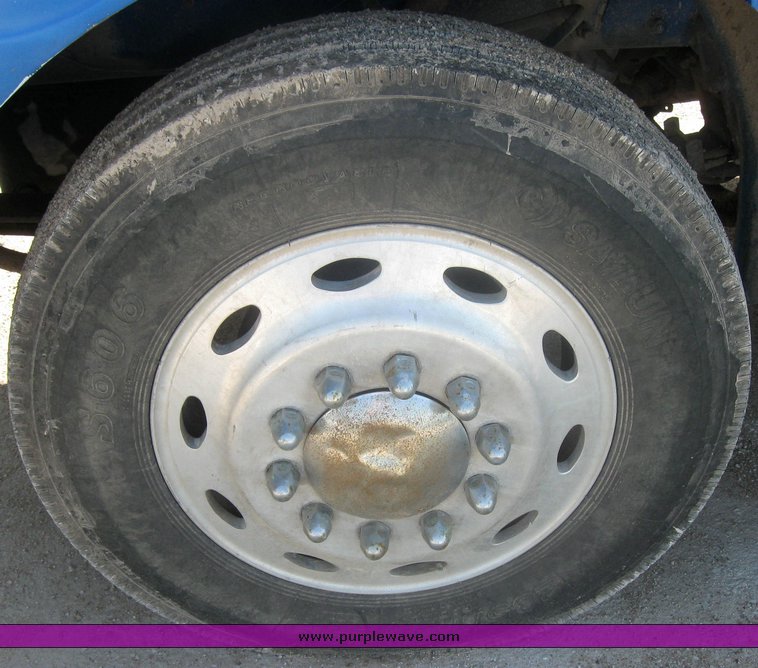 image for item 2422 1989 Peterbilt Conventional 377 sleeper cab semi truck