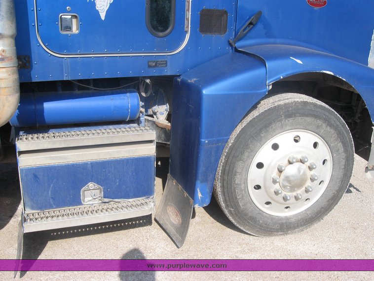 image for item 2422 1989 Peterbilt Conventional 377 sleeper cab semi truck