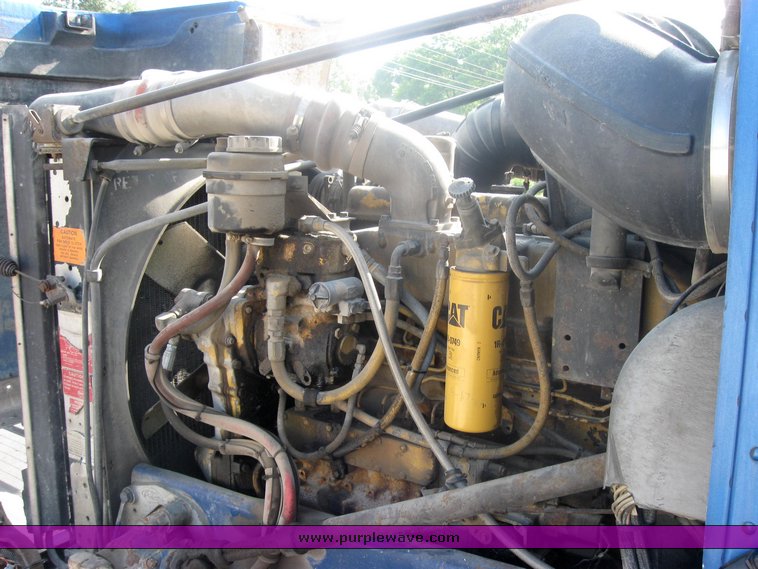 image for item 2422 1989 Peterbilt Conventional 377 sleeper cab semi truck