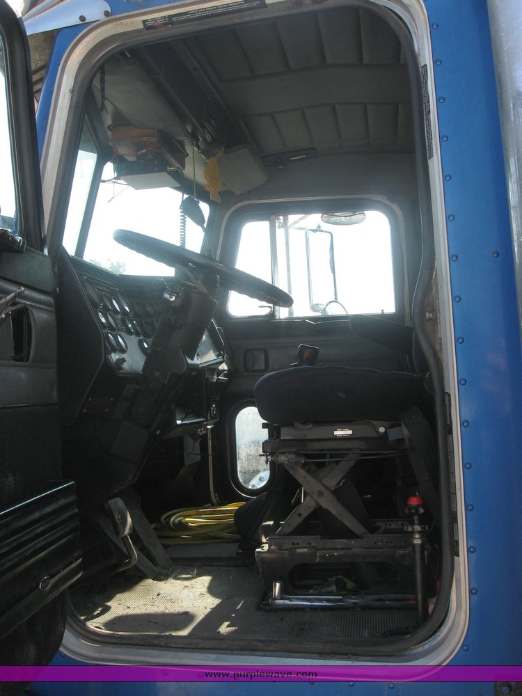 image for item 2422 1989 Peterbilt Conventional 377 sleeper cab semi truck