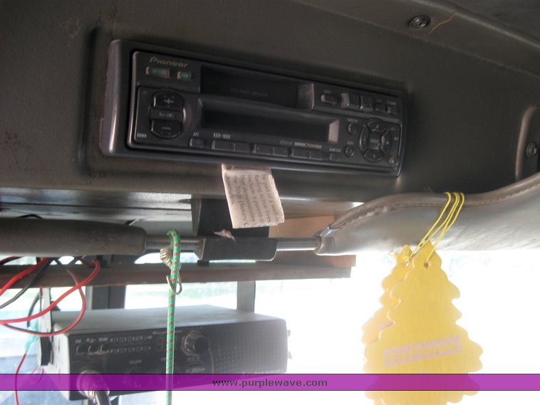 image for item 2422 1989 Peterbilt Conventional 377 sleeper cab semi truck