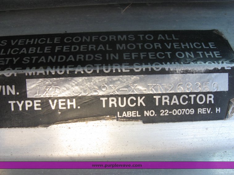 image for item 2422 1989 Peterbilt Conventional 377 sleeper cab semi truck