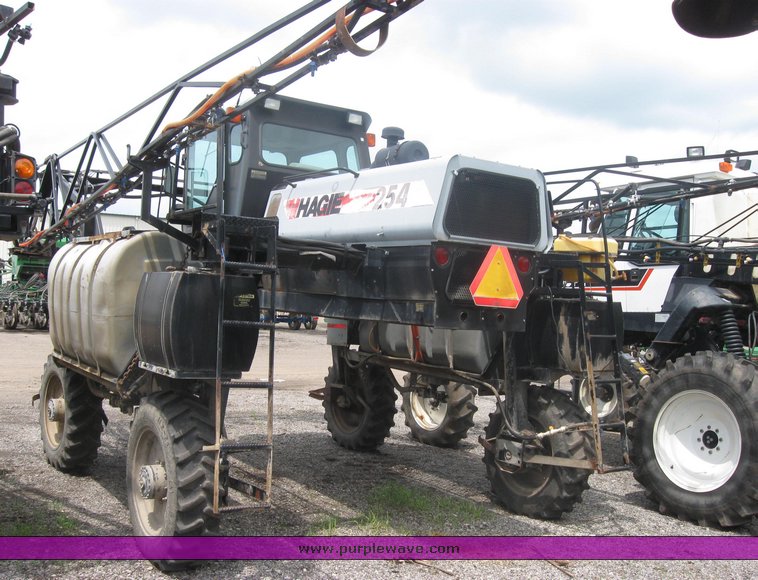 image for item 2465 Hagie 254 hi-boy sprayer