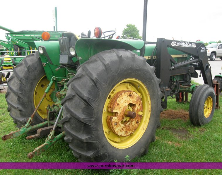 image for item 2466 1985 John Deere 2840 tractor with loader