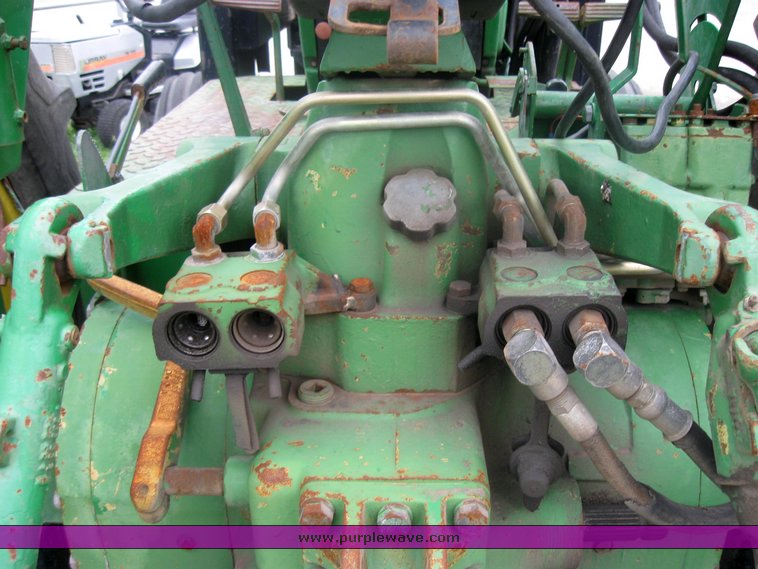 image for item 2466 1985 John Deere 2840 tractor with loader