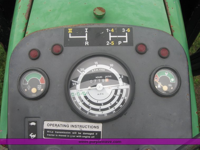 image for item 2466 1985 John Deere 2840 tractor with loader