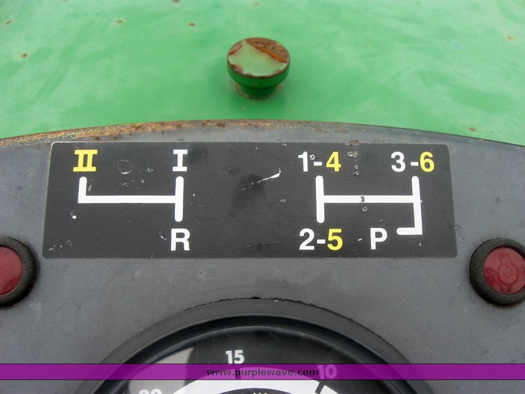 image for item 2466 1985 John Deere 2840 tractor with loader