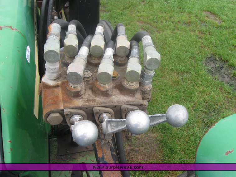 image for item 2466 1985 John Deere 2840 tractor with loader