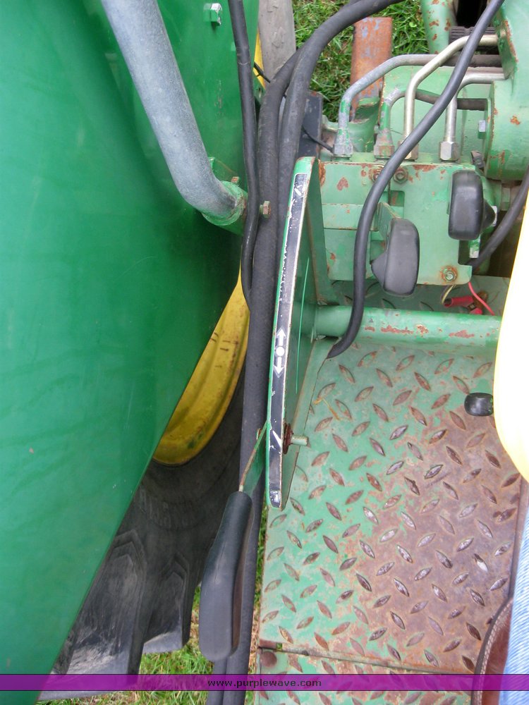 image for item 2466 1985 John Deere 2840 tractor with loader