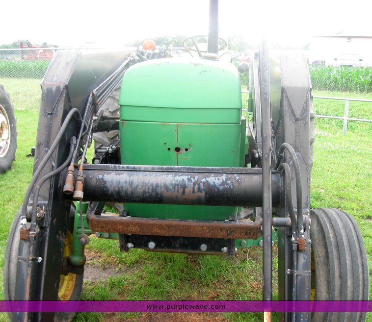 image for item 2466 1985 John Deere 2840 tractor with loader