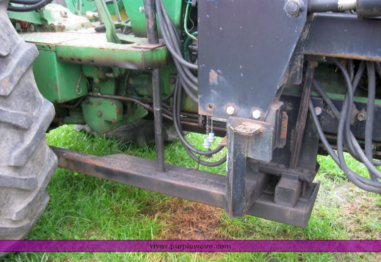 image for item 2466 1985 John Deere 2840 tractor with loader