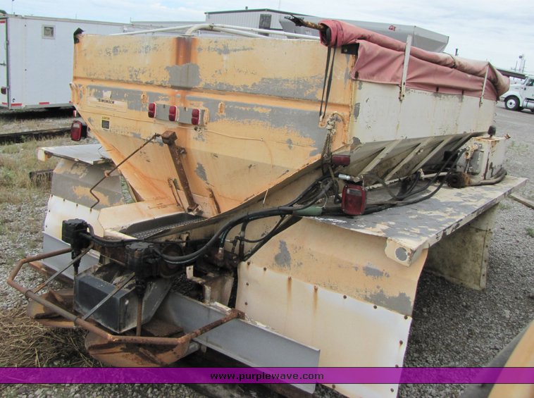 image for item 3332 Simonsen fertilizer spreader bed