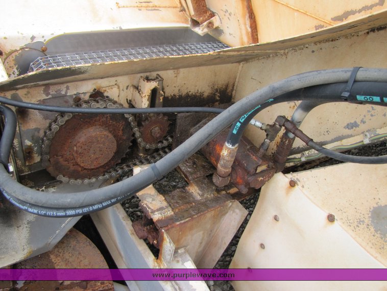 image for item 3332 Simonsen fertilizer spreader bed