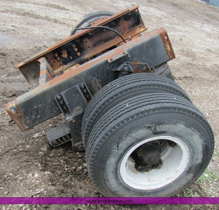 image for item 3337 Tag axle with air ride