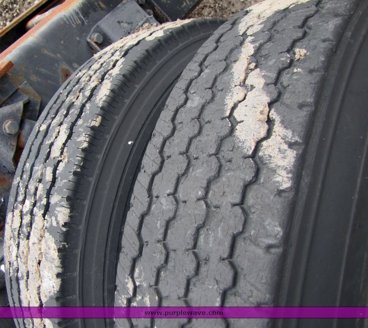 image for item 3337 Tag axle with air ride