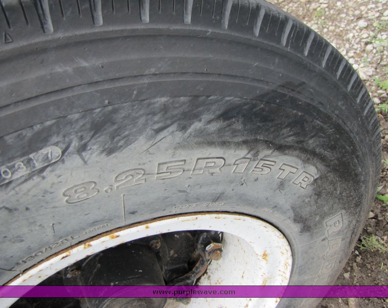 image for item 3337 Tag axle with air ride