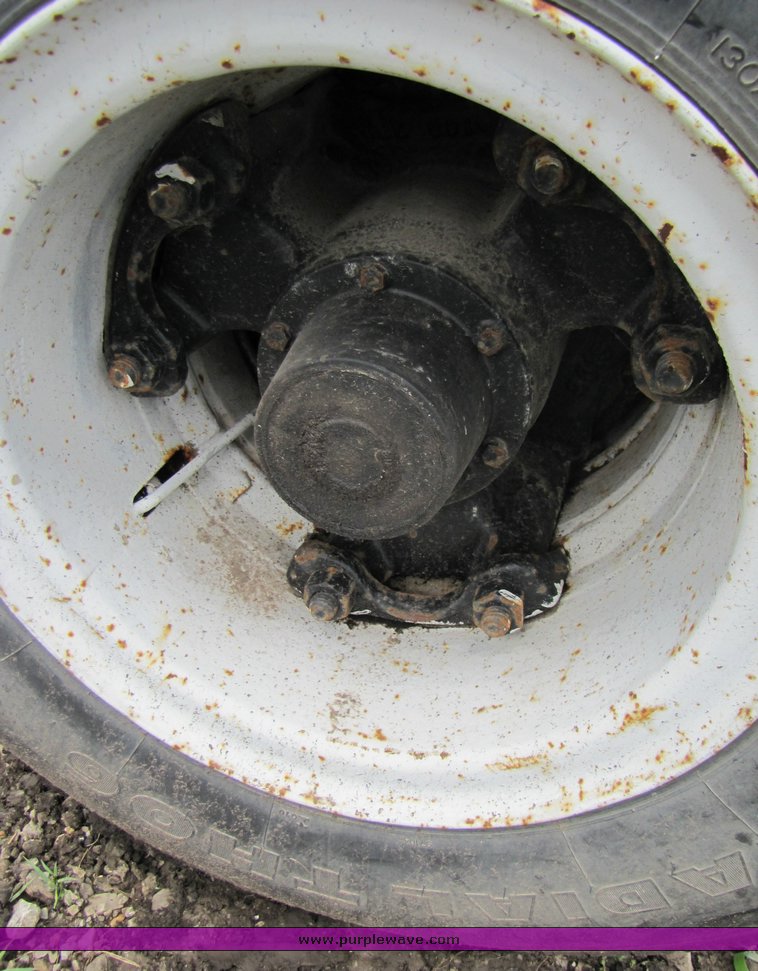 image for item 3337 Tag axle with air ride