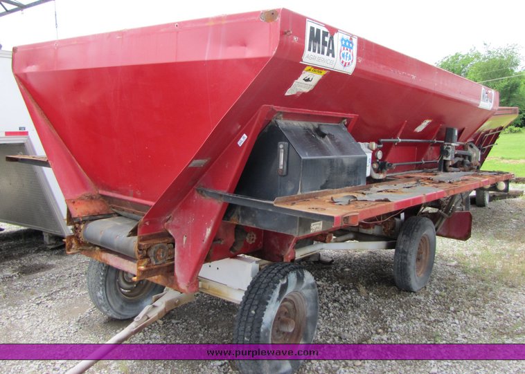 image for item 3339 Highway 12' spreader box
