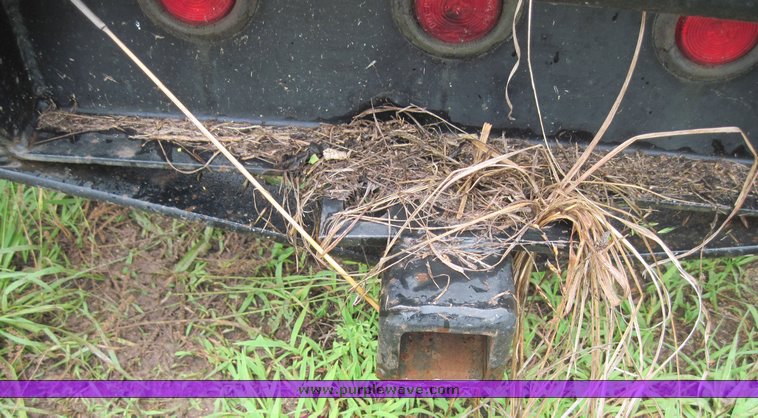 image for item 3914 2000 PJ gooseneck trailer