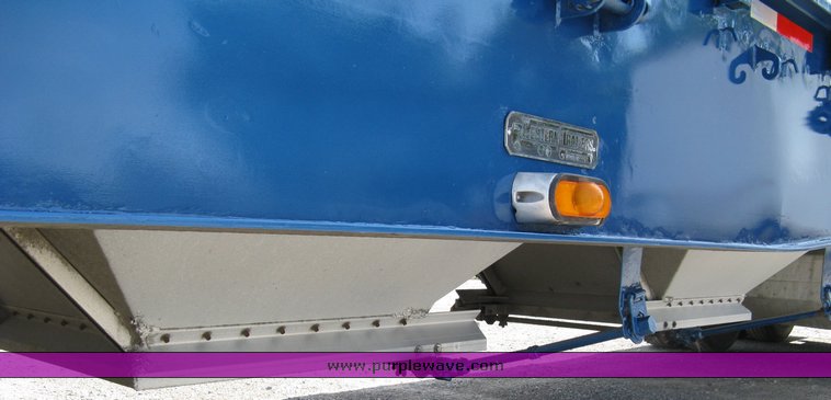 image for item 5015 1999 Western Trailers 45' flat bed hopper trailer