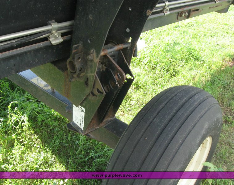 image for item 6804 1999 Mac Don 962 36' draper header