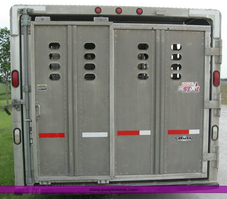 image for item 6844 2004 Wilson PSGN-9026T 26' gooseneck aluminum trailer