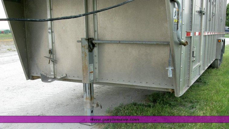 image for item 6844 2004 Wilson PSGN-9026T 26' gooseneck aluminum trailer