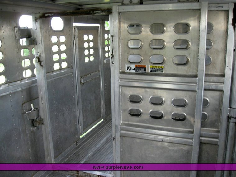 image for item 6844 2004 Wilson PSGN-9026T 26' gooseneck aluminum trailer