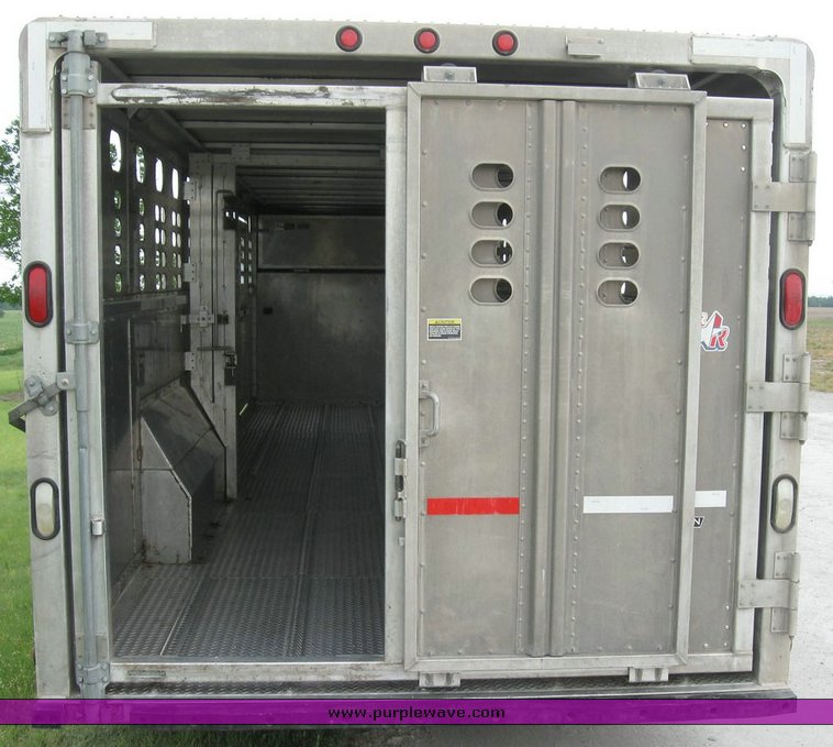 image for item 6844 2004 Wilson PSGN-9026T 26' gooseneck aluminum trailer