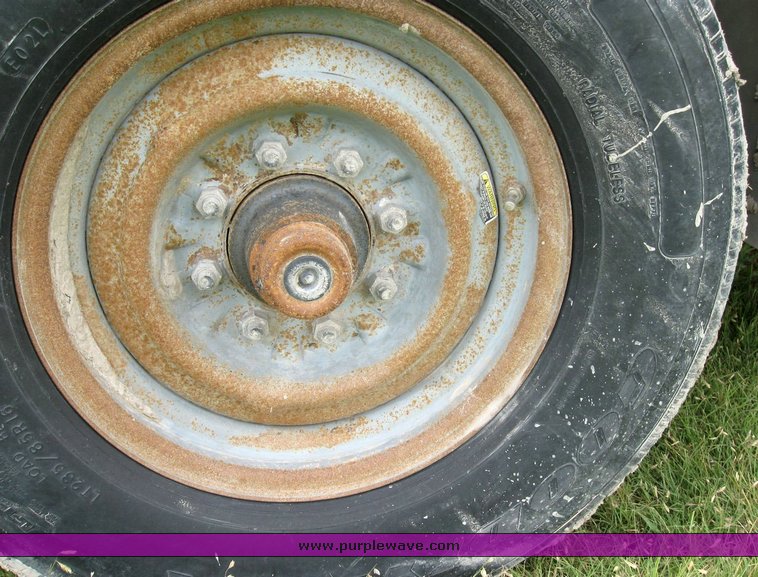 image for item 6844 2004 Wilson PSGN-9026T 26' gooseneck aluminum trailer